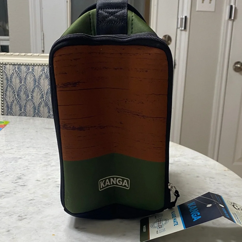 NWT Kanga The Case Mate Green 12 cans cooler